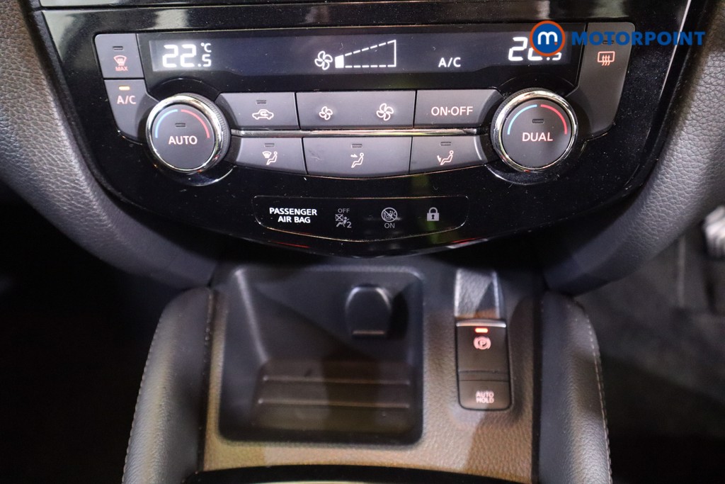 Nissan Qashqai Acenta Premium Manual Diesel SUV - Stock Number (1592280) - 21st supplementary image