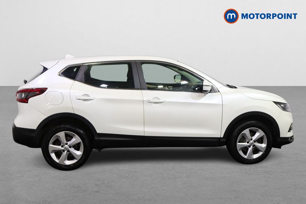 Nissan Qashqai Acenta Premium Manual Diesel SUV - Stock Number (1592280) - Drivers side