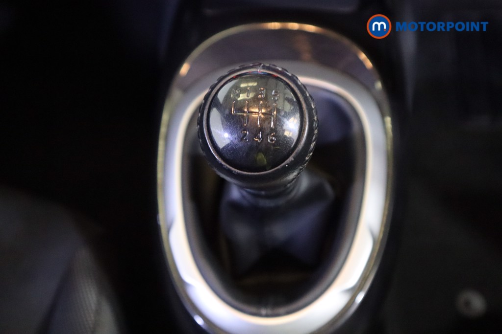 Nissan Juke N-Connecta Manual Diesel SUV - Stock Number (1592326) - 5th supplementary image