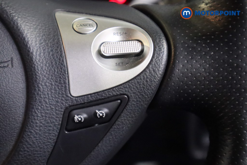 Nissan Juke N-Connecta Manual Diesel SUV - Stock Number (1592326) - 18th supplementary image