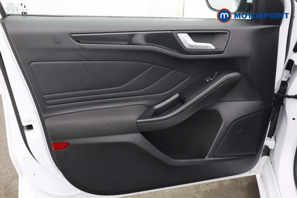 Ford Focus St-Line Edition Manual Petrol Hatchback - Stock Number (1592473) - 33rd supplementary image