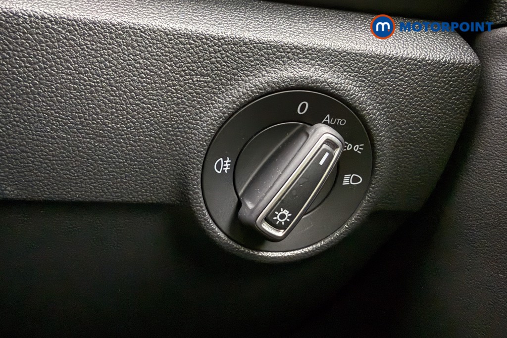 Volkswagen T-Roc R-Line Manual Petrol SUV - Stock Number (1592485) - 17th supplementary image