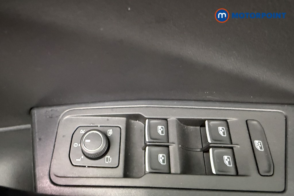 Volkswagen T-Roc R-Line Manual Petrol SUV - Stock Number (1592485) - 19th supplementary image