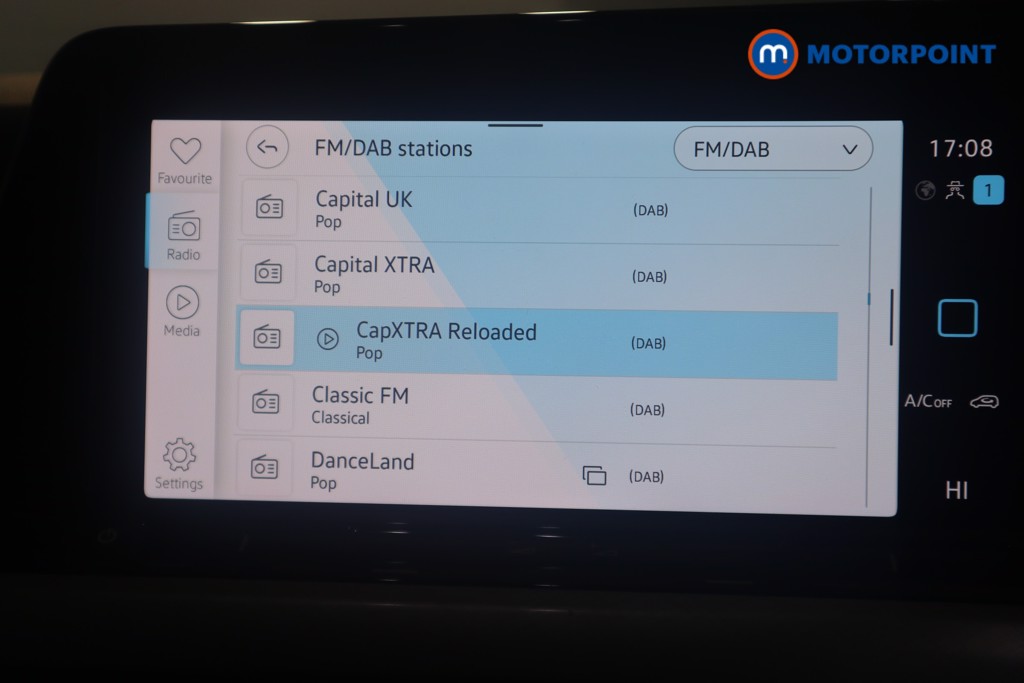 Volkswagen Golf Life Automatic Diesel Hatchback - Stock Number (1592508) - 2nd supplementary image