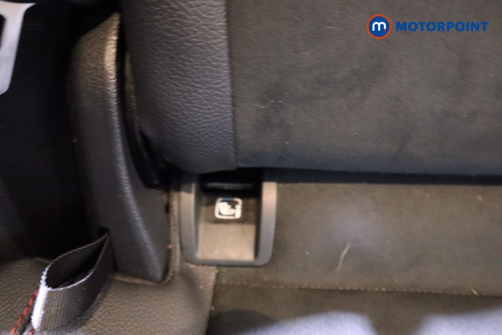 Mercedes-Benz B Class Amg Line Automatic Petrol Hatchback - Stock Number (1592610) - 27th supplementary image