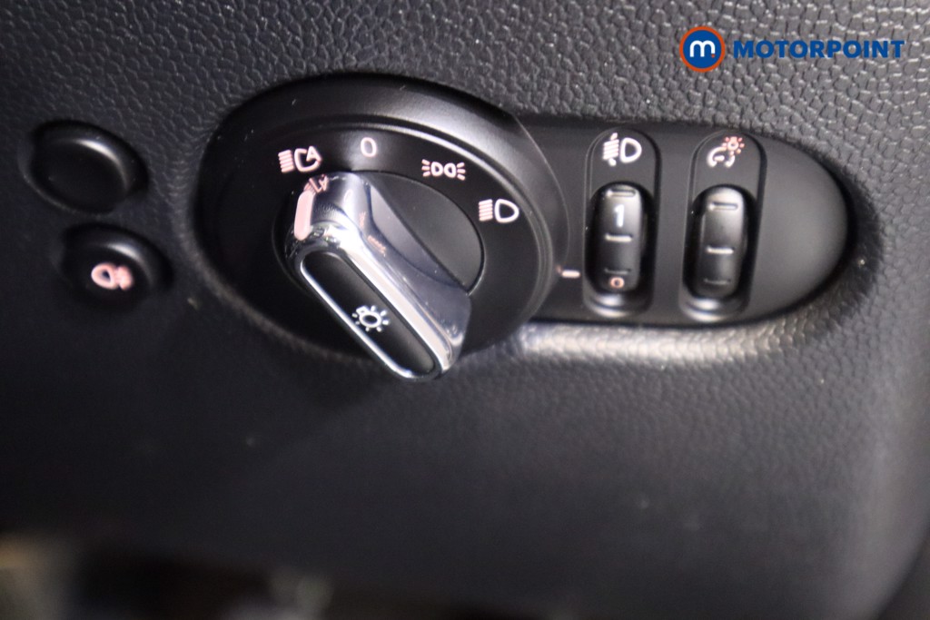 Mini Hatchback Cooper Classic Manual Petrol Hatchback - Stock Number (1593413) - 16th supplementary image