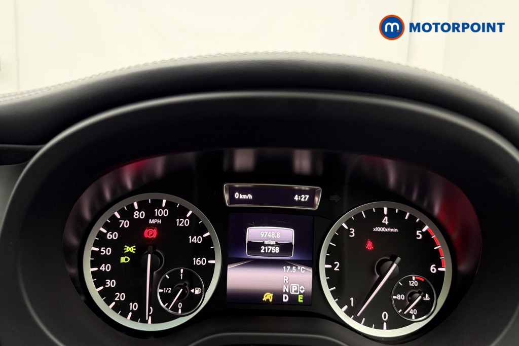 Infiniti Q30 Sport Automatic Diesel Hatchback - Stock Number (1572121) - 5th supplementary image