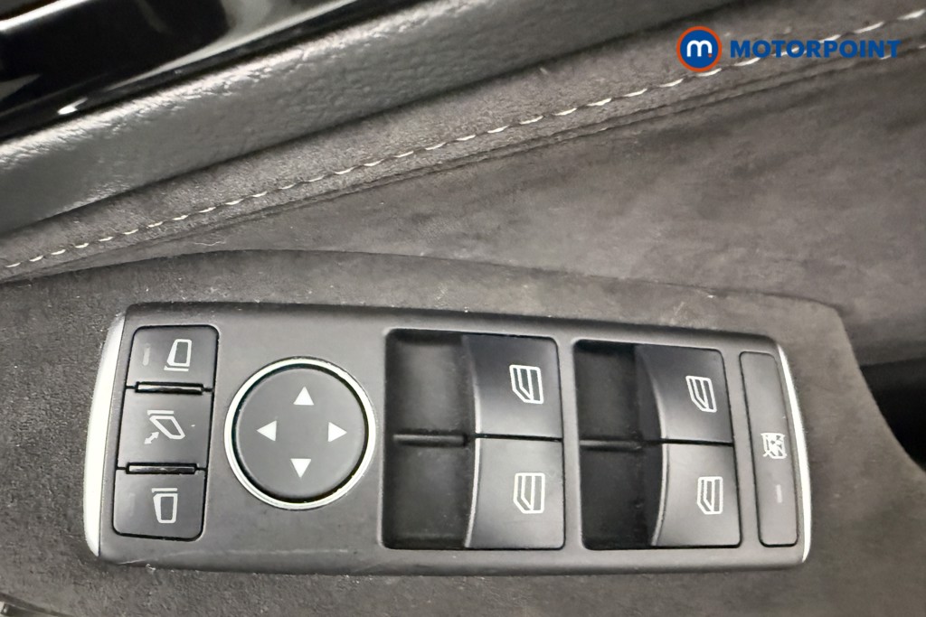 Infiniti Q30 Sport Automatic Diesel Hatchback - Stock Number (1572121) - 18th supplementary image