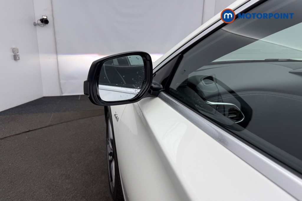 Infiniti Q30 Sport Automatic Diesel Hatchback - Stock Number (1572121) - 29th supplementary image