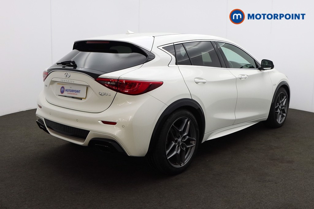Infiniti Q30 Sport Automatic Diesel Hatchback - Stock Number (1572121) - Drivers side rear corner