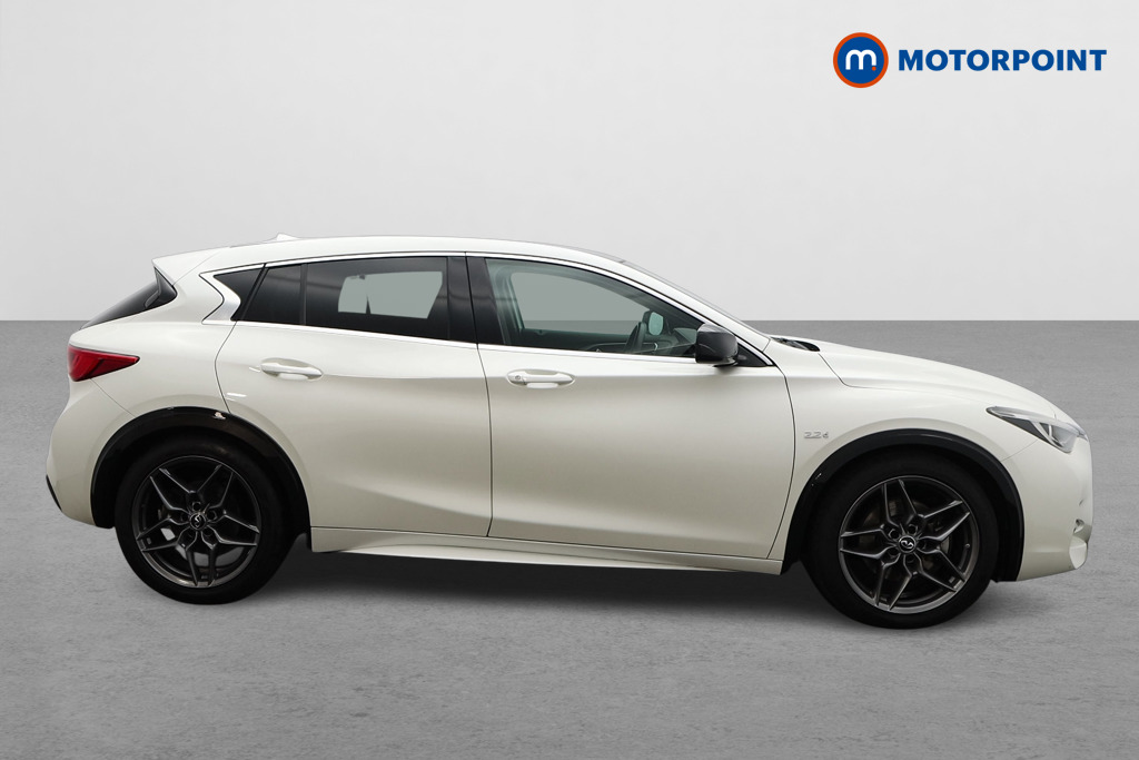 Infiniti Q30 Sport Automatic Diesel Hatchback - Stock Number (1572121) - Drivers side