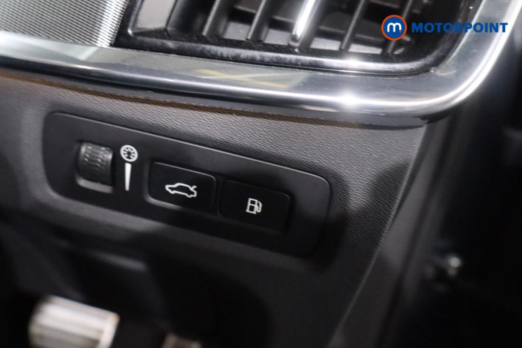 Volvo S90 R Design Automatic Petrol Plug-In Hybrid Saloon - Stock Number (1586289) - 12th supplementary image