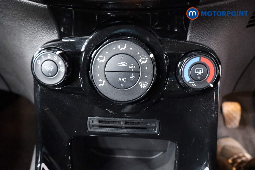 Ford Fiesta Zetec Manual Petrol Hatchback - Stock Number (1587152) - 16th supplementary image