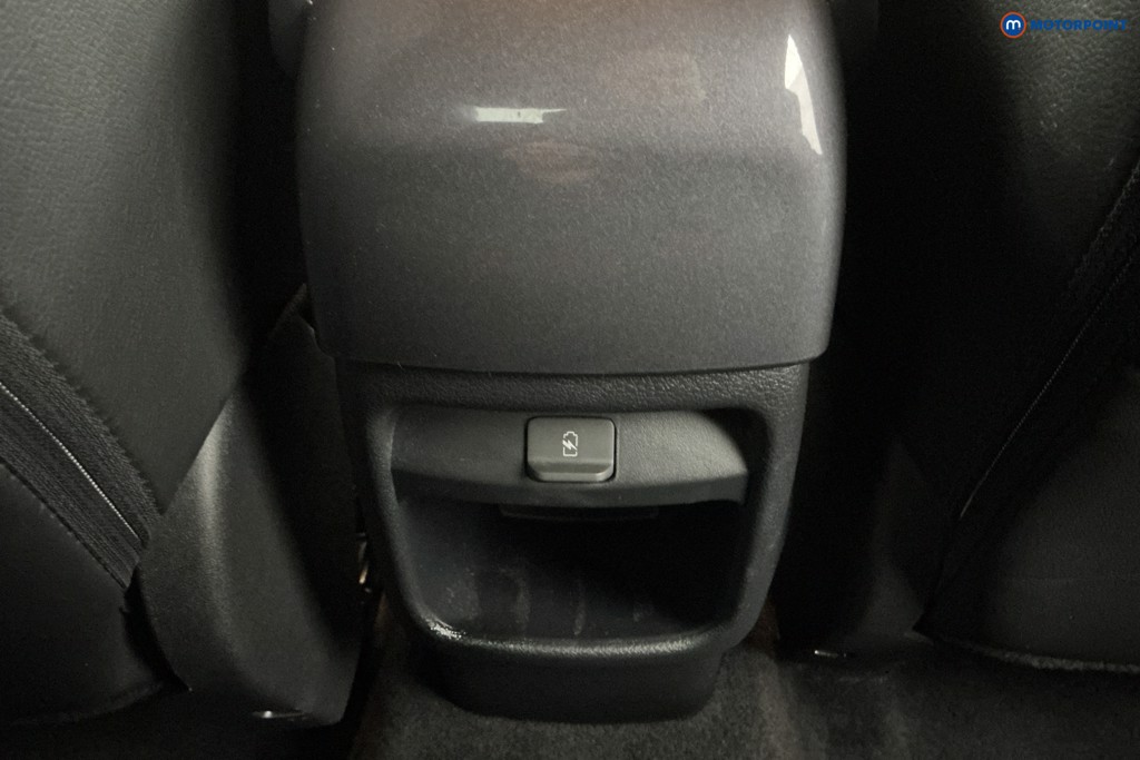 Nissan Juke Tekna Automatic Petrol SUV - Stock Number (1588382) - 9th supplementary image