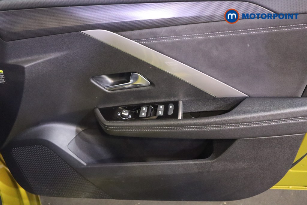 Vauxhall Astra Ultimate Automatic Petrol Hatchback - Stock Number (1589850) - 13th supplementary image