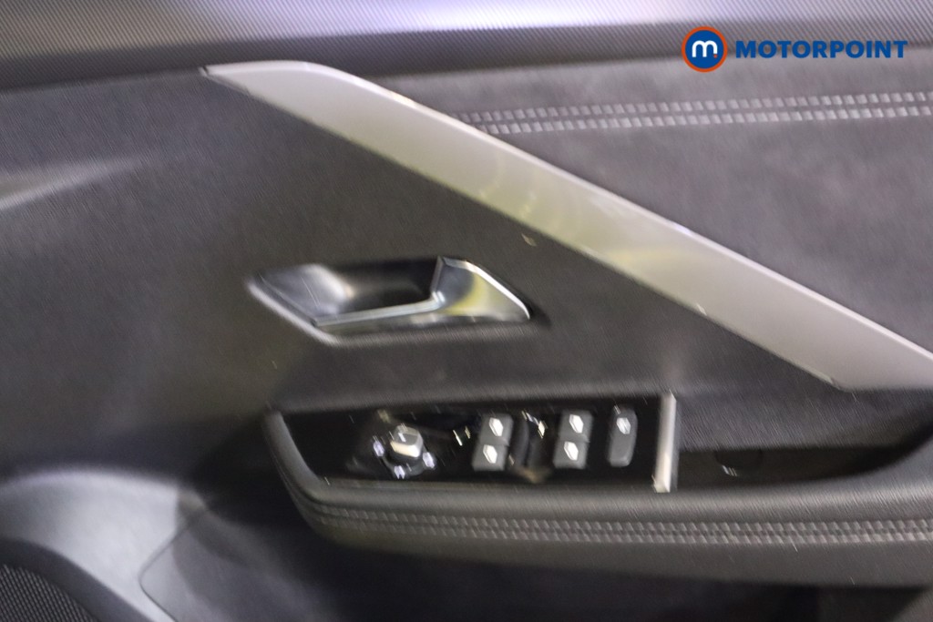 Vauxhall Astra Ultimate Automatic Petrol Hatchback - Stock Number (1589850) - 14th supplementary image