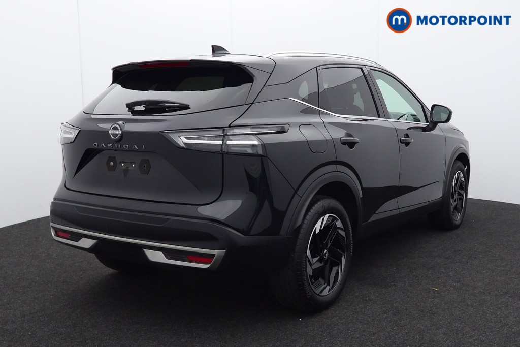 Nissan Qashqai N-Connecta Automatic Petrol SUV - Stock Number (1593200) - Drivers side rear corner