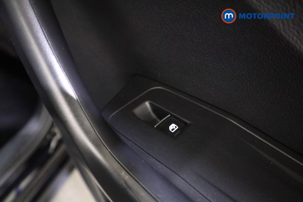 Volkswagen T-Roc Black Edition Manual Petrol SUV - Stock Number (1574639) - 18th supplementary image