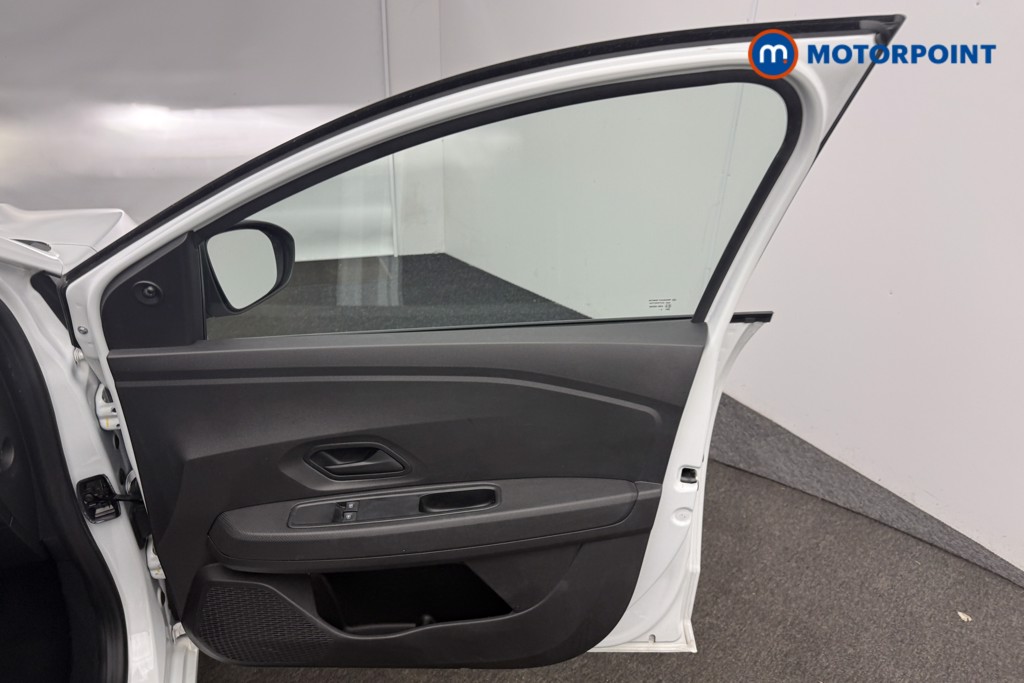 Dacia Sandero Essential Manual Petrol Hatchback - Stock Number (1577260) - 17th supplementary image