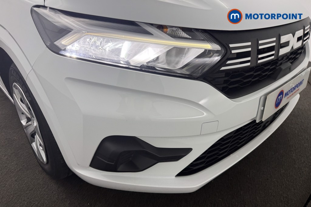 Dacia Sandero Essential Manual Petrol Hatchback - Stock Number (1577260) - 26th supplementary image