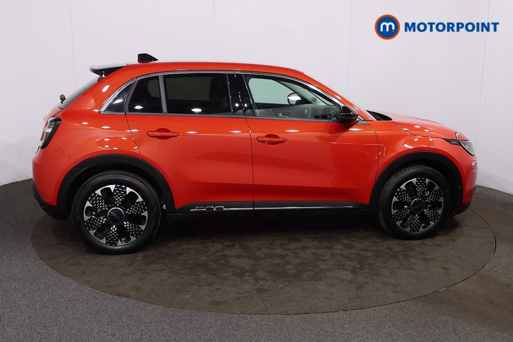 Fiat 600 La Prima Automatic Electric SUV - Stock Number (1580138) - Drivers side