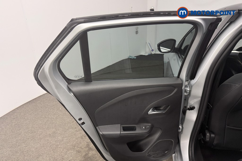 Vauxhall Corsa Elite Edition Manual Petrol Hatchback - Stock Number (1585473) - 6th supplementary image