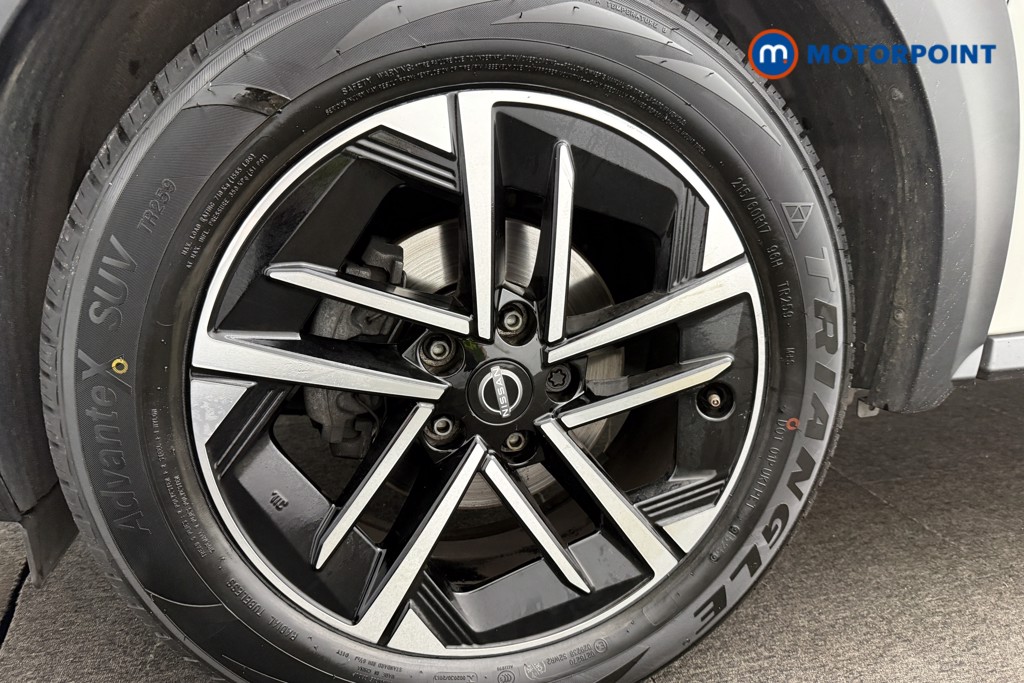 Nissan Juke N-Connecta Automatic Petrol SUV - Stock Number (1586434) - 12th supplementary image