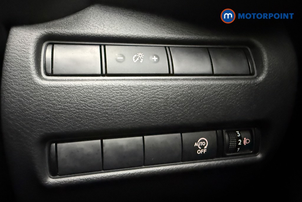 Nissan Juke N-Connecta Automatic Petrol SUV - Stock Number (1586434) - 17th supplementary image