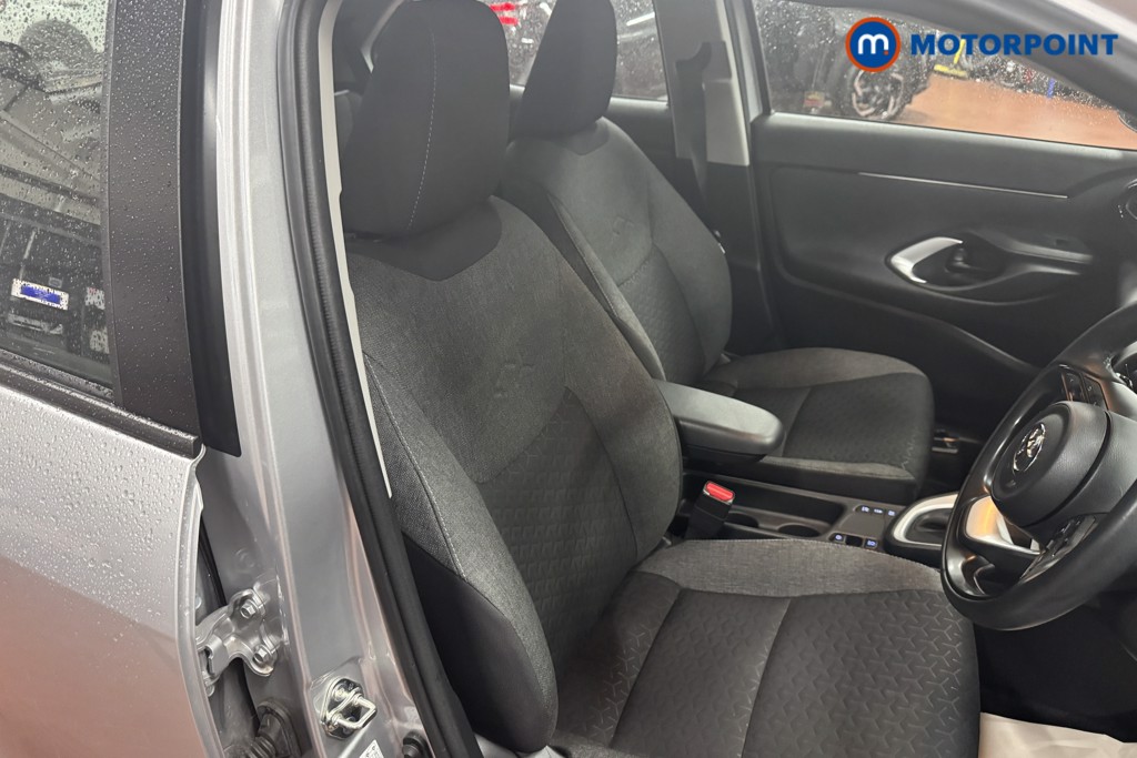 Toyota Yaris Cross Icon Automatic Petrol-Electric Hybrid Estate - Stock Number (1587244) - 5th supplementary image