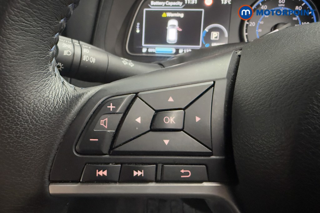 Nissan Leaf N-Connecta Automatic Electric Hatchback - Stock Number (1589309) - 4th supplementary image