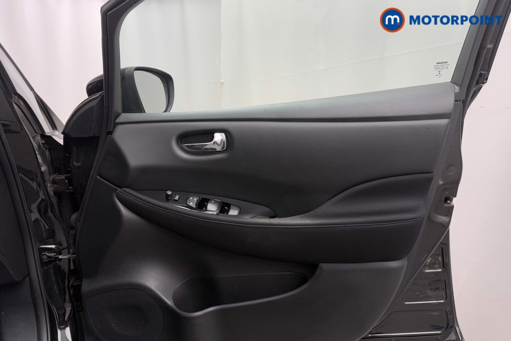 Nissan Leaf N-Connecta Automatic Electric Hatchback - Stock Number (1589309) - 17th supplementary image