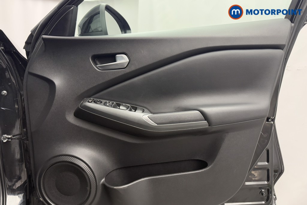 Nissan Juke Acenta Premium Manual Petrol SUV - Stock Number (1589350) - 17th supplementary image