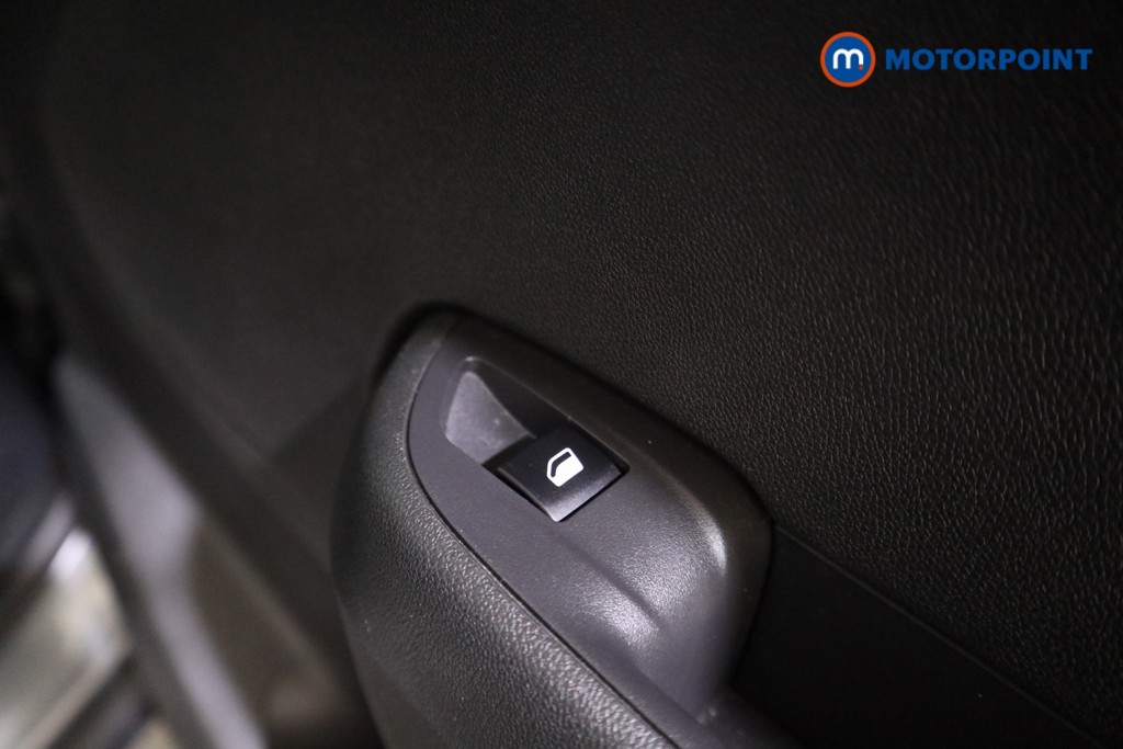 Vauxhall Crossland Ultimate Automatic Diesel SUV - Stock Number (1591616) - 17th supplementary image