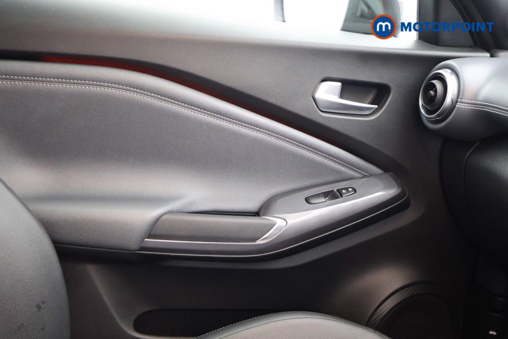 Nissan Juke Tekna Manual Petrol SUV - Stock Number (1591992) - 13th supplementary image