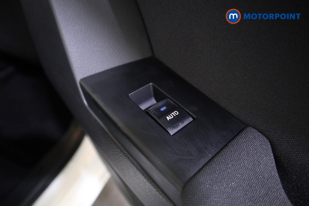 Toyota Auris Icon Tech Automatic Petrol Hatchback - Stock Number (1592022) - 15th supplementary image