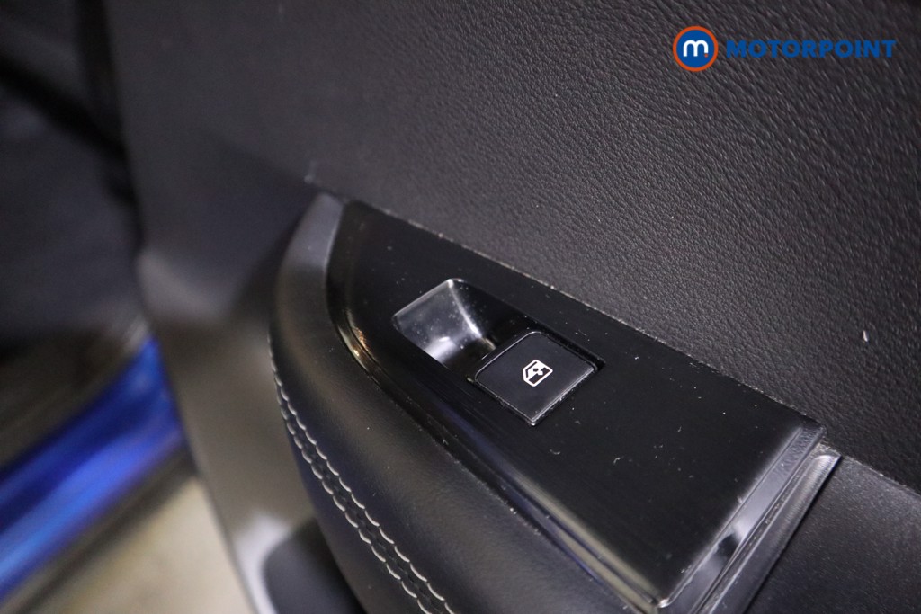 Nissan Qashqai Premiere Edition Manual Petrol SUV - Stock Number (1592024) - 17th supplementary image