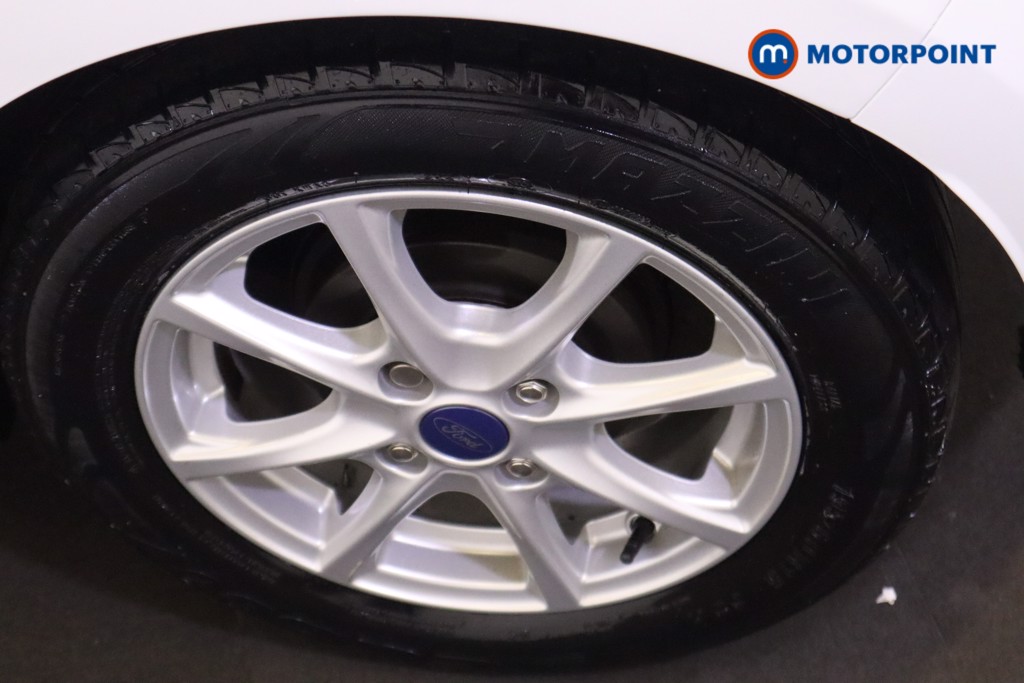 Ford Fiesta Zetec Manual Petrol Hatchback - Stock Number (1592122) - 9th supplementary image