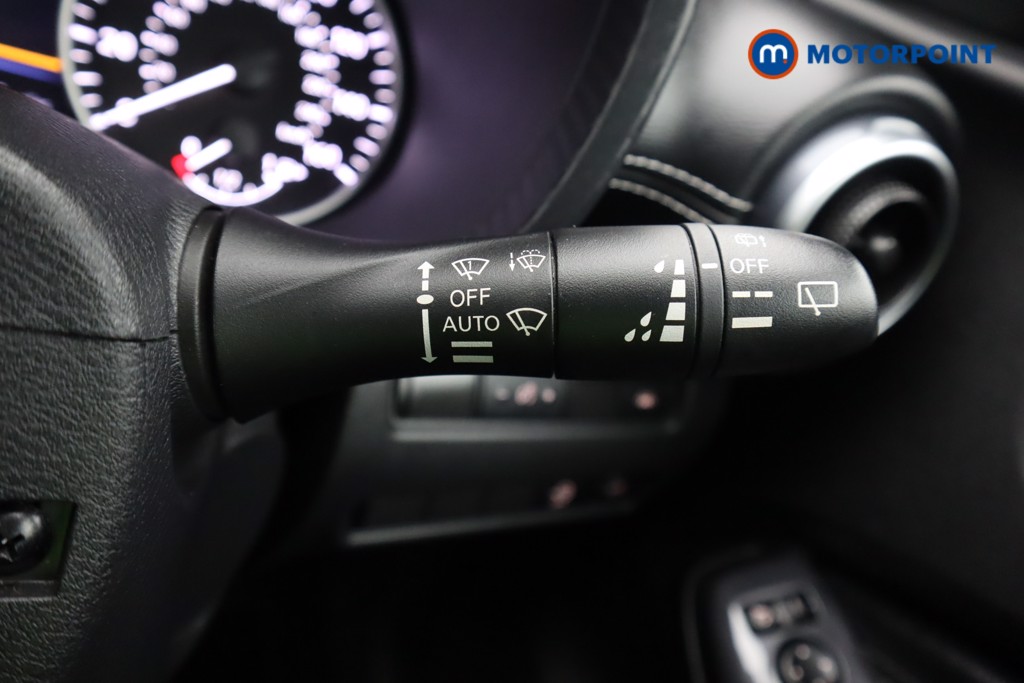 Nissan Juke N-Connecta Automatic Petrol SUV - Stock Number (1593155) - 7th supplementary image