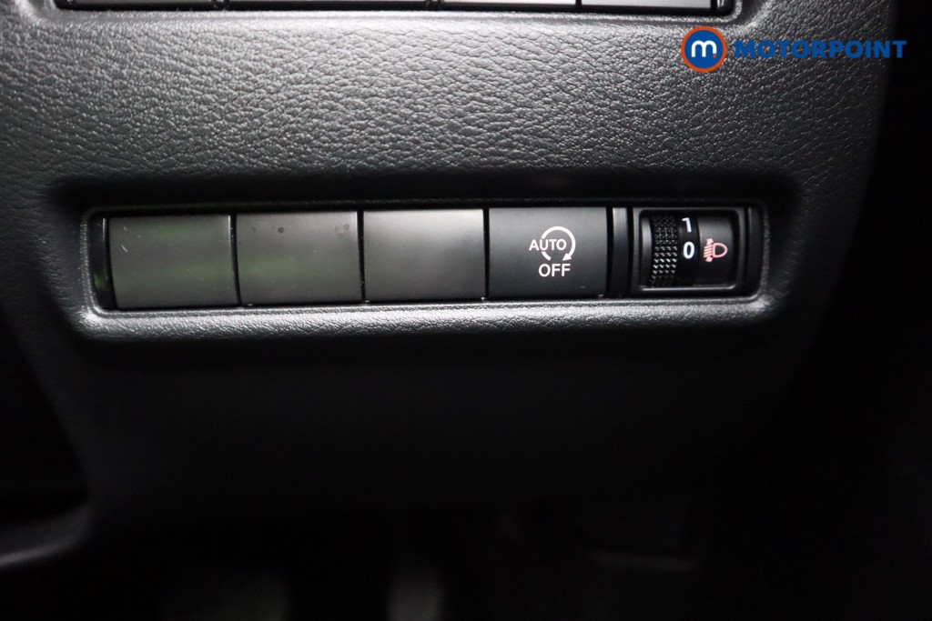 Nissan Juke N-Connecta Automatic Petrol SUV - Stock Number (1593155) - 9th supplementary image