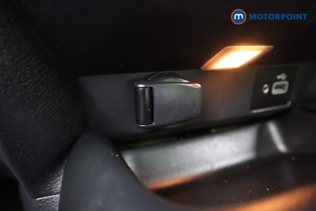 Nissan Juke N-Connecta Automatic Petrol SUV - Stock Number (1593155) - 14th supplementary image