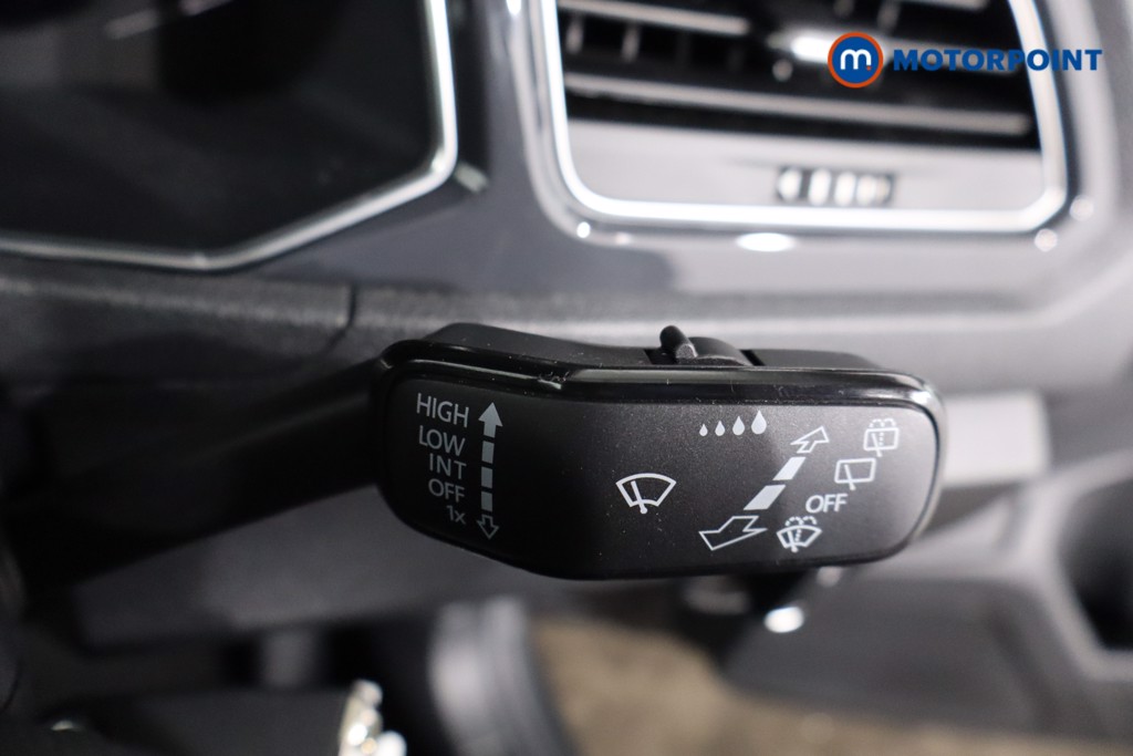 Volkswagen T-Roc SEL Automatic Petrol SUV - Stock Number (1593735) - 18th supplementary image