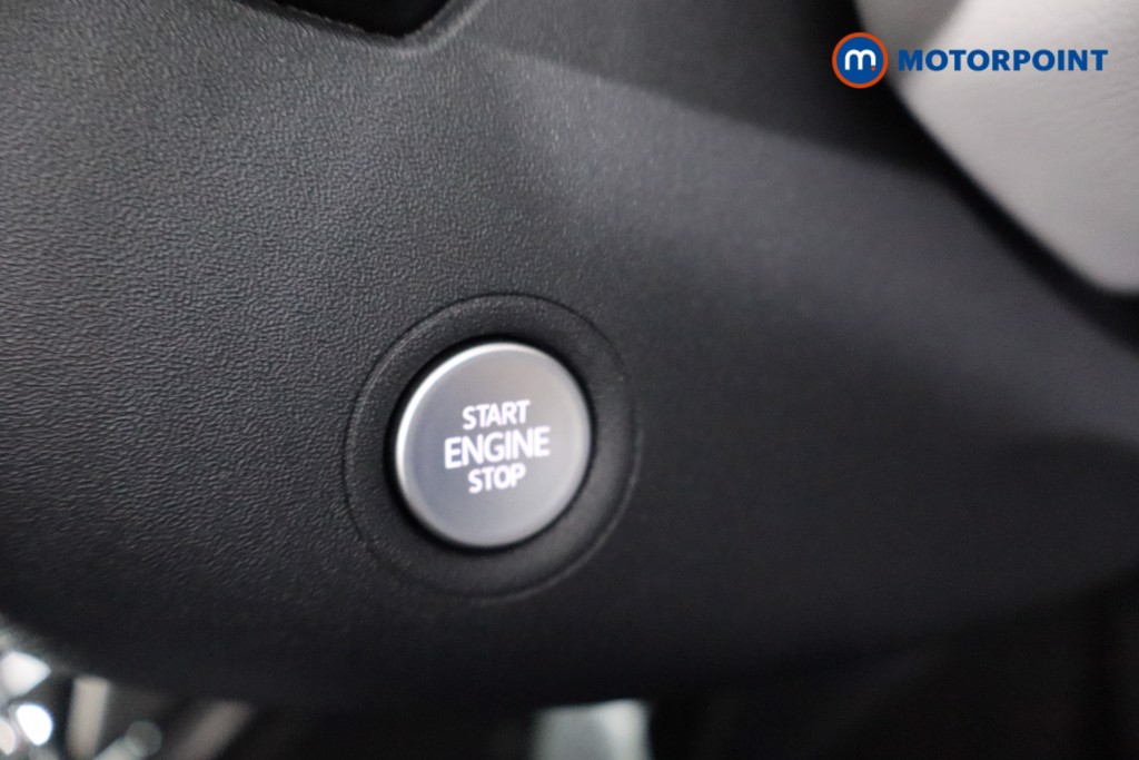 Ford Explorer Select Automatic Electric SUV - Stock Number (1593743) - 13th supplementary image