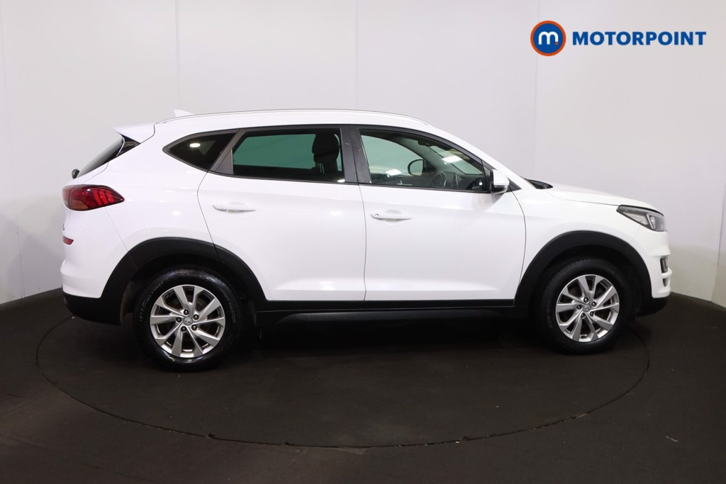 Hyundai Tucson Se Nav Manual Petrol SUV - Stock Number (1594048) - Drivers side