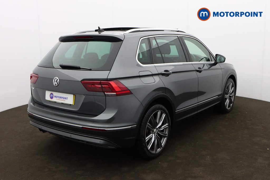 Volkswagen Tiguan SEL Automatic Petrol SUV - Stock Number (1594341) - Drivers side rear corner