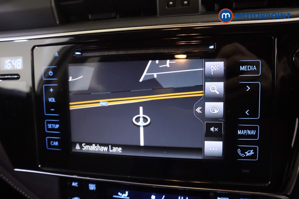 Toyota Auris Design Automatic Petrol-Electric Hybrid Hatchback - Stock Number (1594343) - 2nd supplementary image