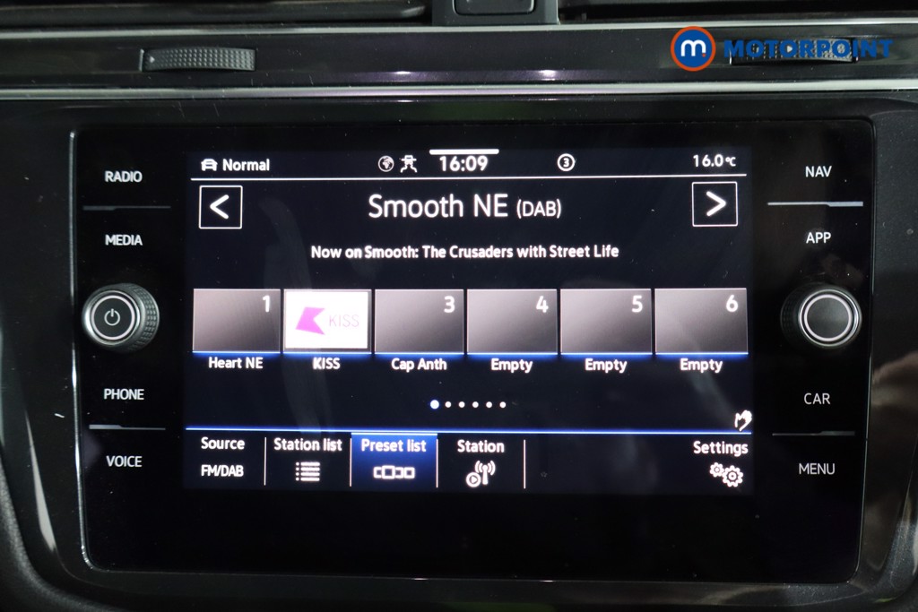 Volkswagen Tiguan R-Line Automatic Petrol SUV - Stock Number (1552193) - 5th supplementary image