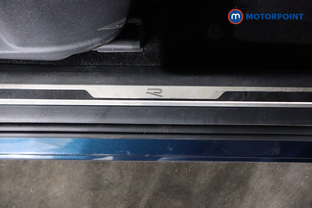 Volkswagen Tiguan R-Line Automatic Petrol SUV - Stock Number (1552193) - 19th supplementary image