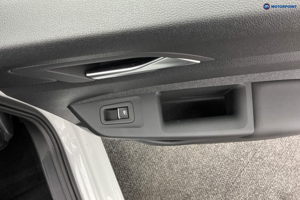 Volkswagen Golf Life Manual Petrol Hatchback - Stock Number (1577216) - 23rd supplementary image