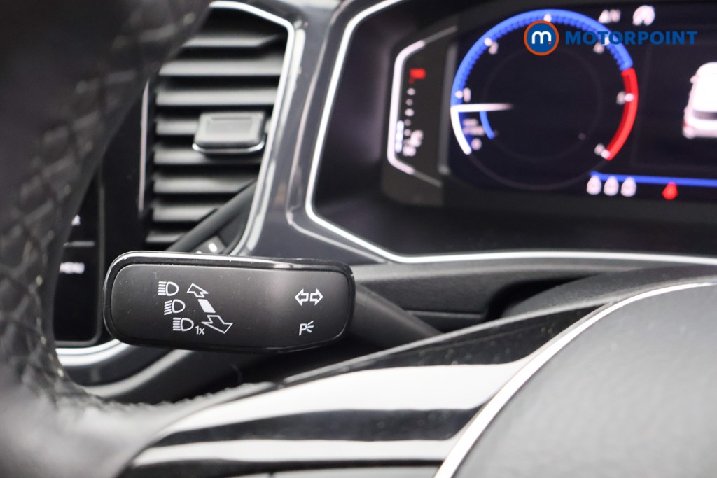 Volkswagen T-Roc SEL Manual Diesel SUV - Stock Number (1581453) - 5th supplementary image