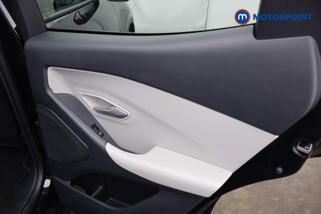 Ford Explorer Premium Automatic Electric SUV - Stock Number (1586047) - 20th supplementary image